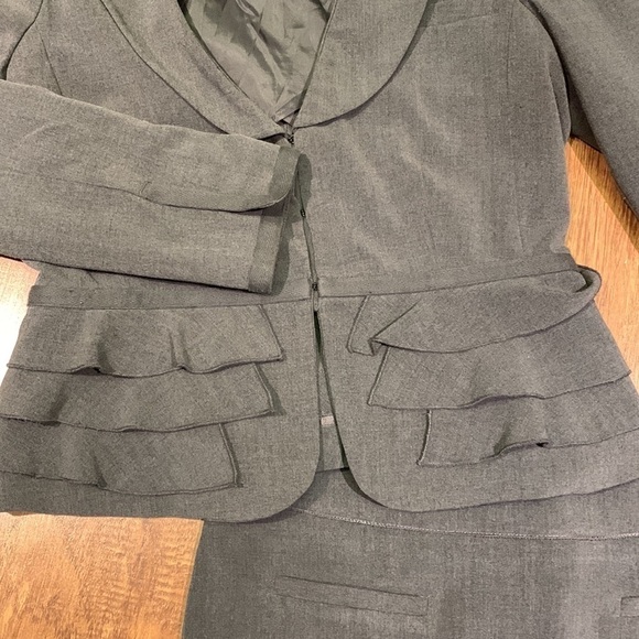 Blazer  and Skirt set - Picture 2 of 5